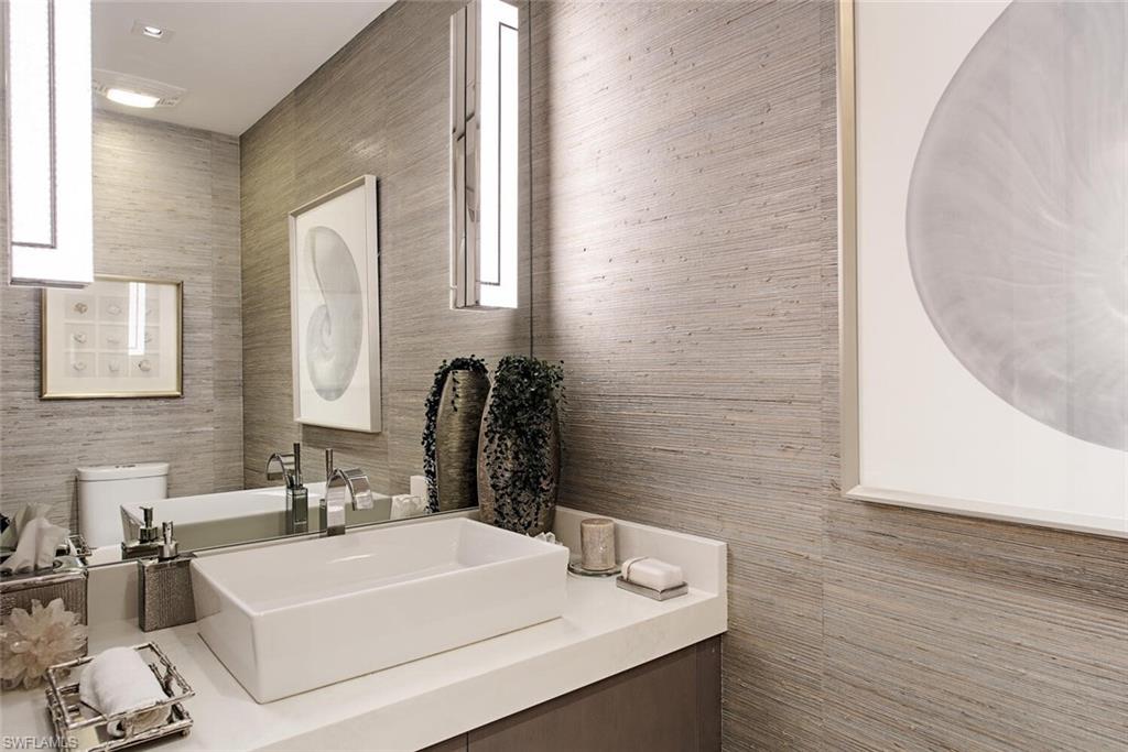 RESIDENCES AT 5TH & 5TH - Residential