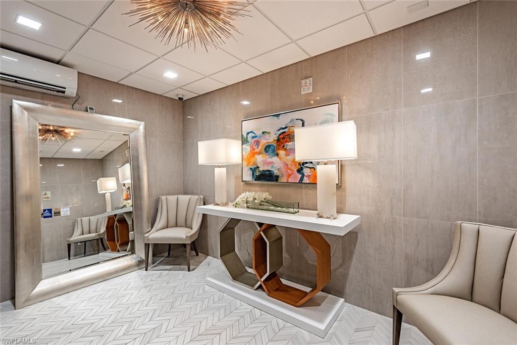 RESIDENCES AT 5TH & 5TH - Residential