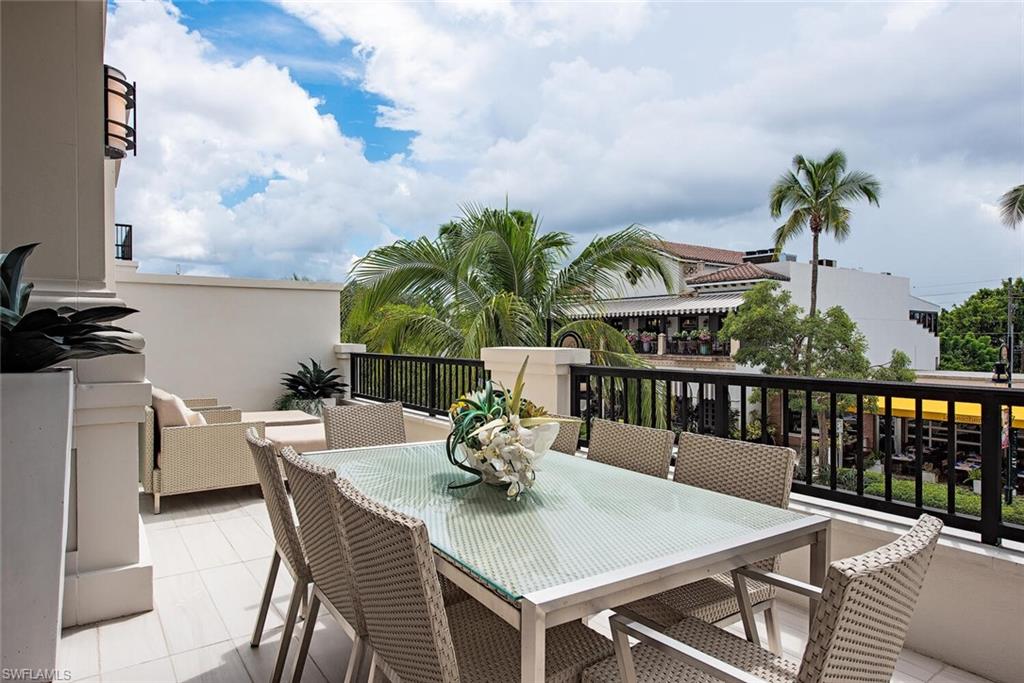 RESIDENCES AT 5TH & 5TH - Residential