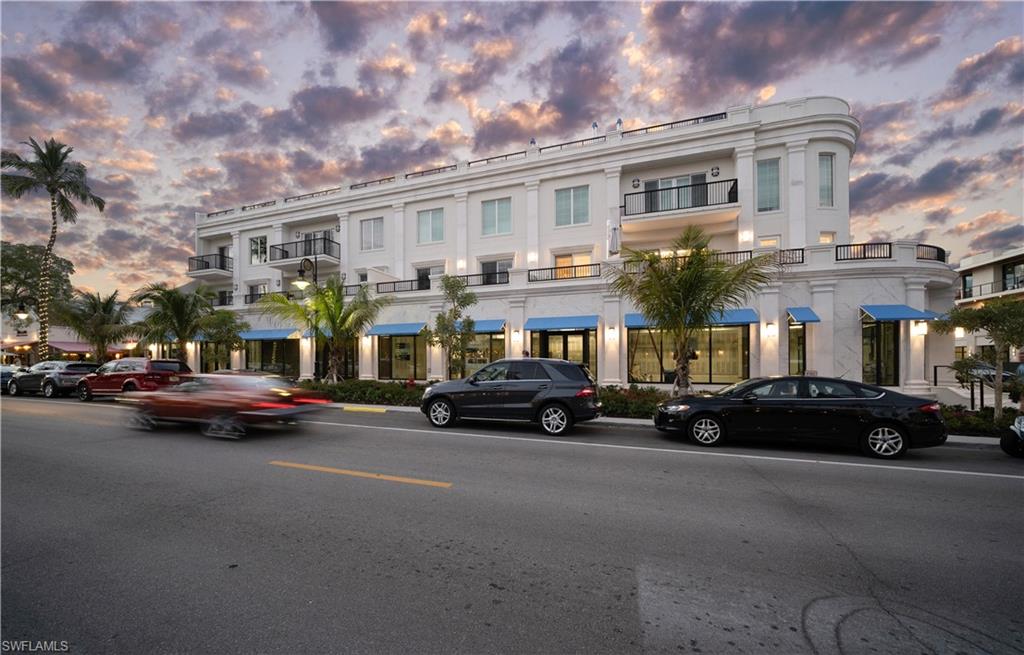 RESIDENCES AT 5TH & 5TH - Residential