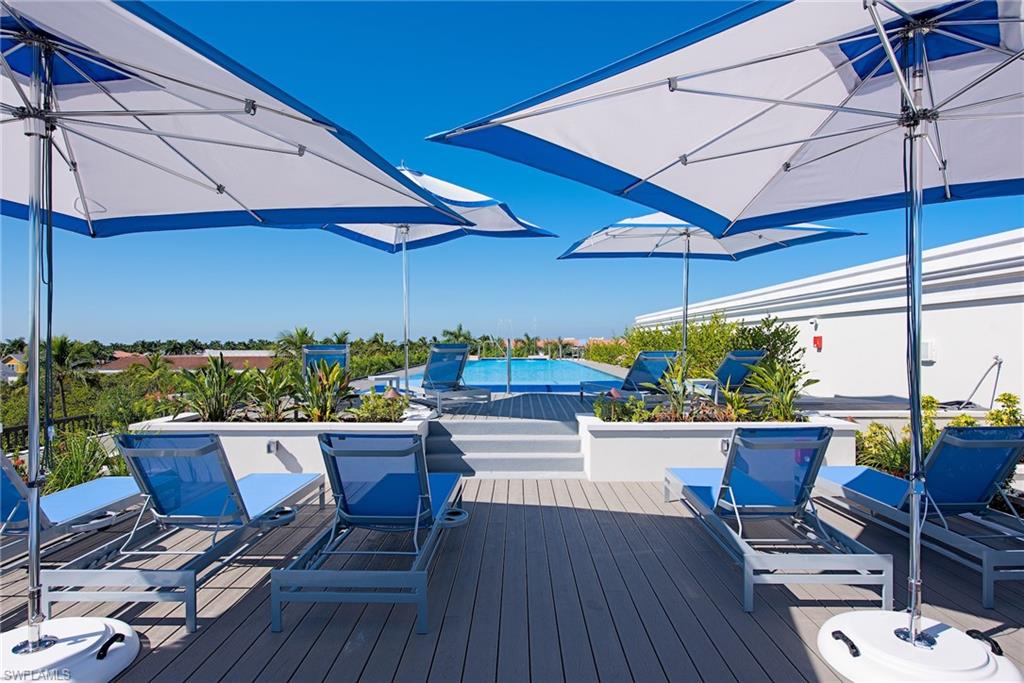 RESIDENCES AT 5TH & 5TH - Residential