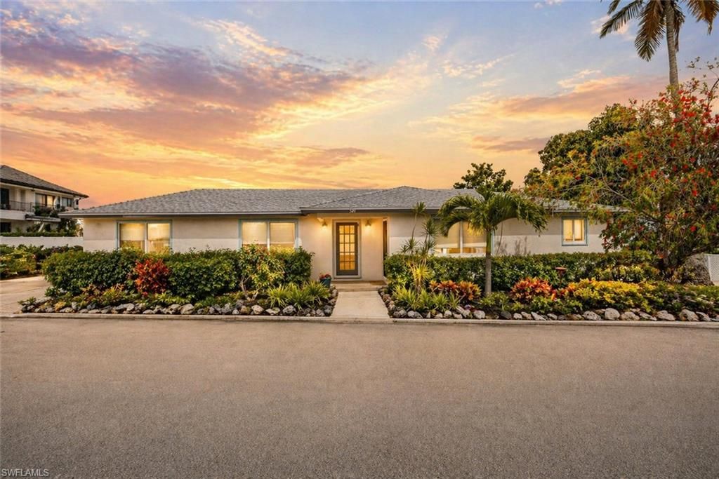 Photo of 549 94th AVE N, NAPLES, FL 34108 (MLS # 226017125)