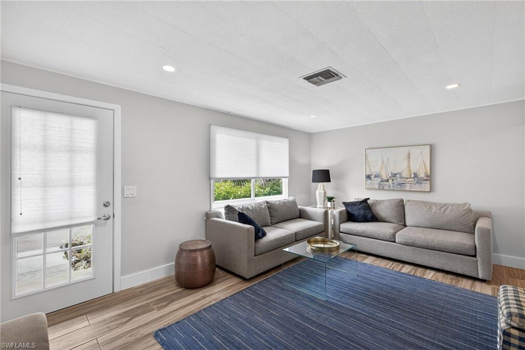 NAPLES PARK - Residential