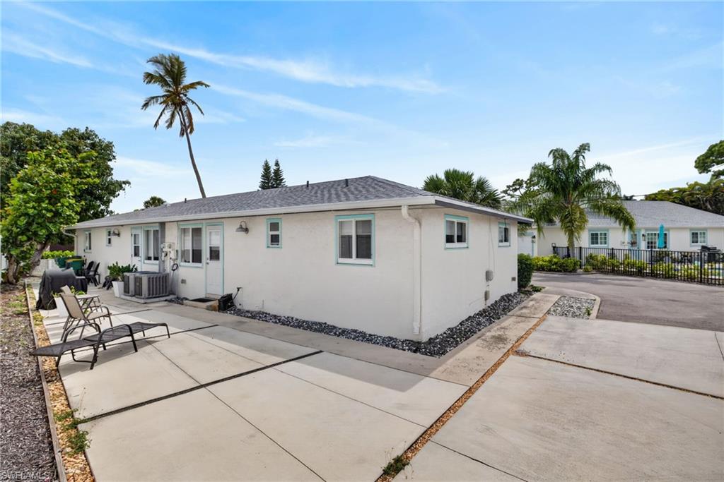 NAPLES PARK - Residential