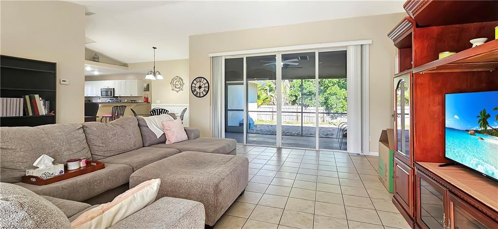 SAN CARLOS PARK - Residential