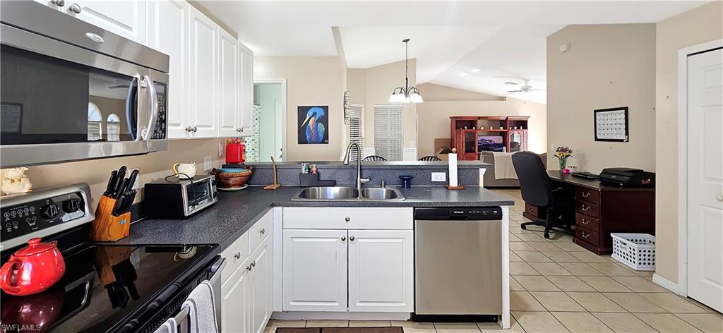 SAN CARLOS PARK - Residential