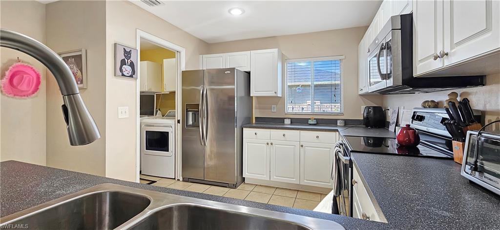 SAN CARLOS PARK - Residential