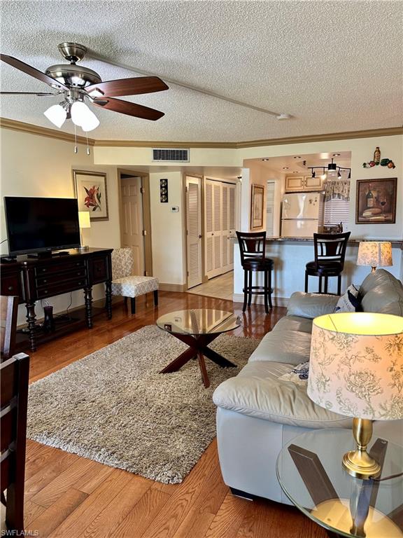 TURTLE LAKE GOLF COLONY - Residential