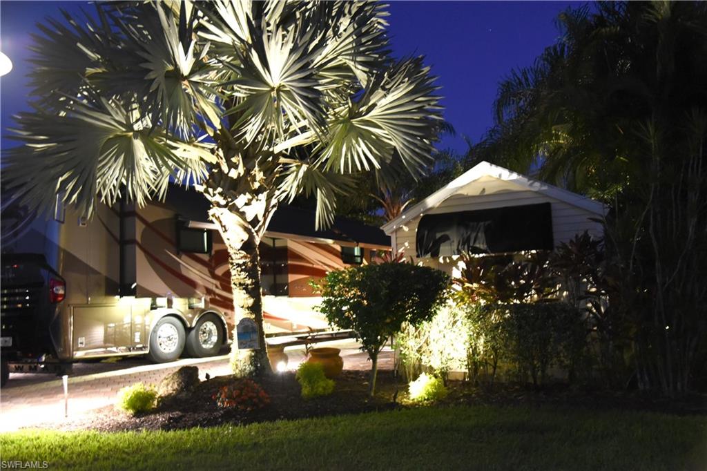 RIVERBEND MOTORCOACH RESORT - Land