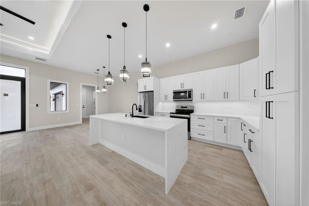 GOLDEN GATE ESTATES - Residential