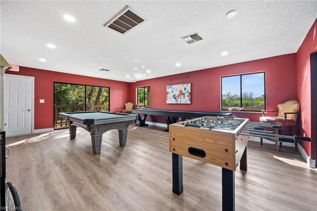 ISLAND PARK VILLAGE - Residential