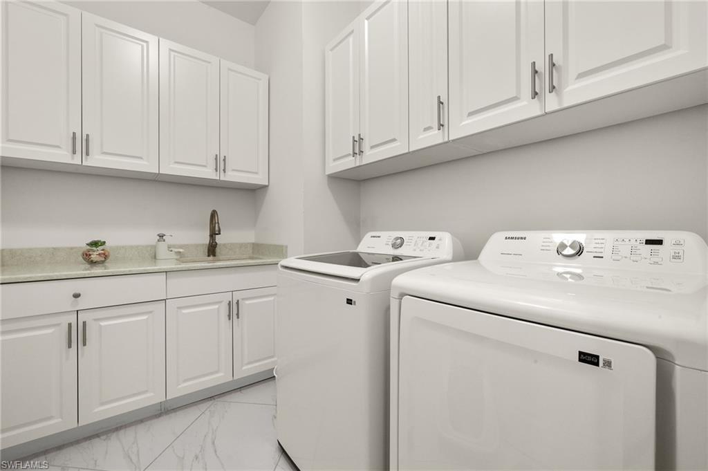 SAVANNAH LAKES - Residential