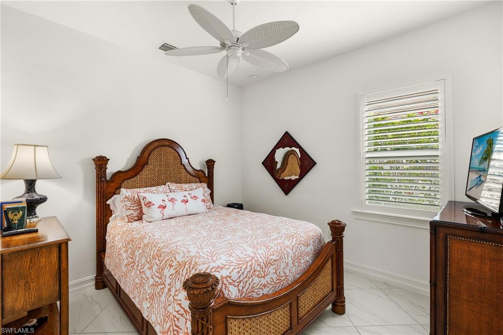 SAVANNAH LAKES - Residential