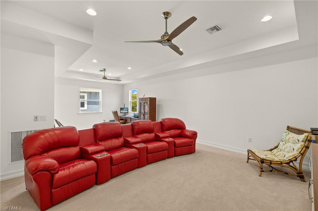 SAVANNAH LAKES - Residential