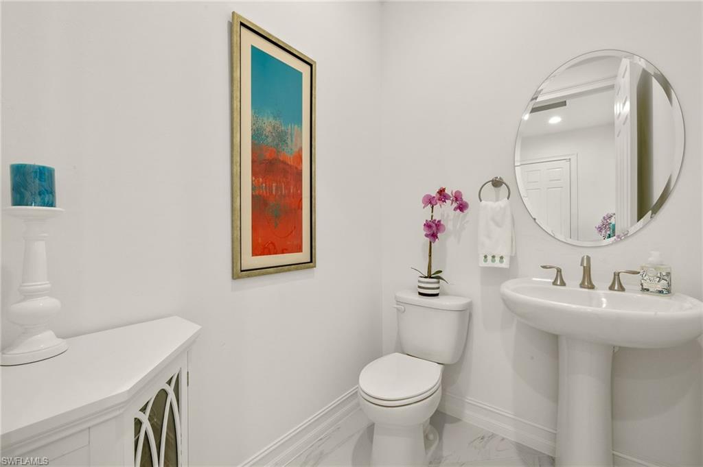 SAVANNAH LAKES - Residential