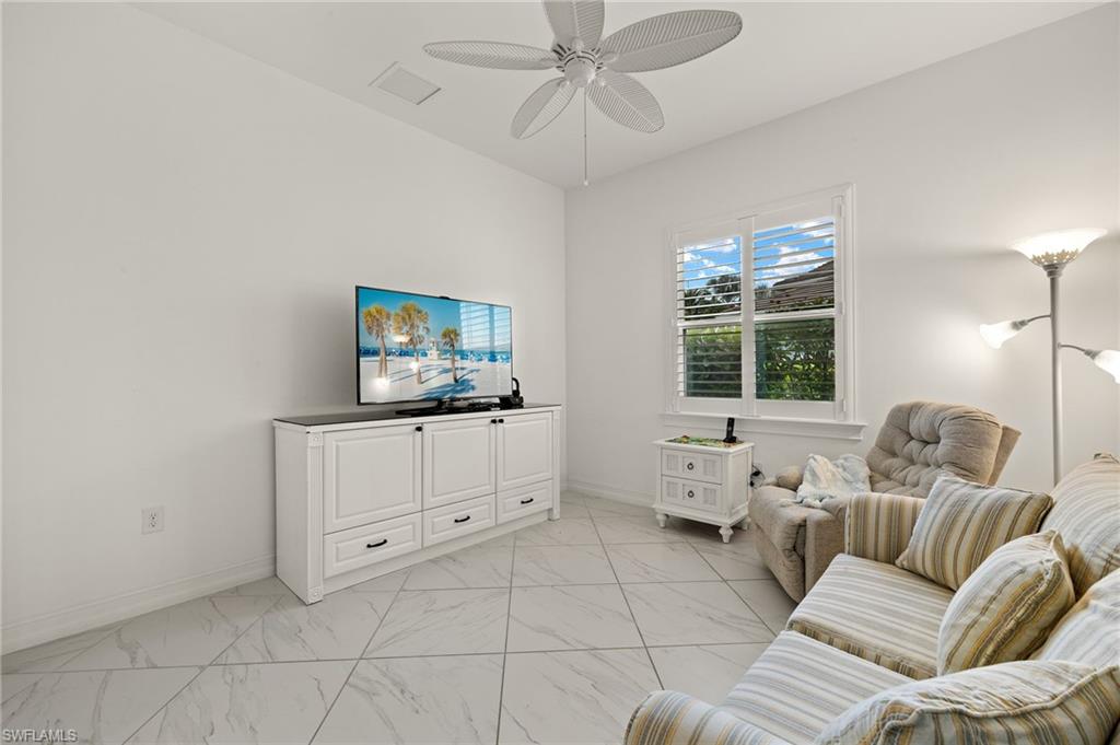 SAVANNAH LAKES - Residential