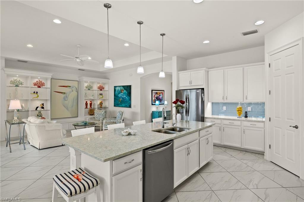 SAVANNAH LAKES - Residential