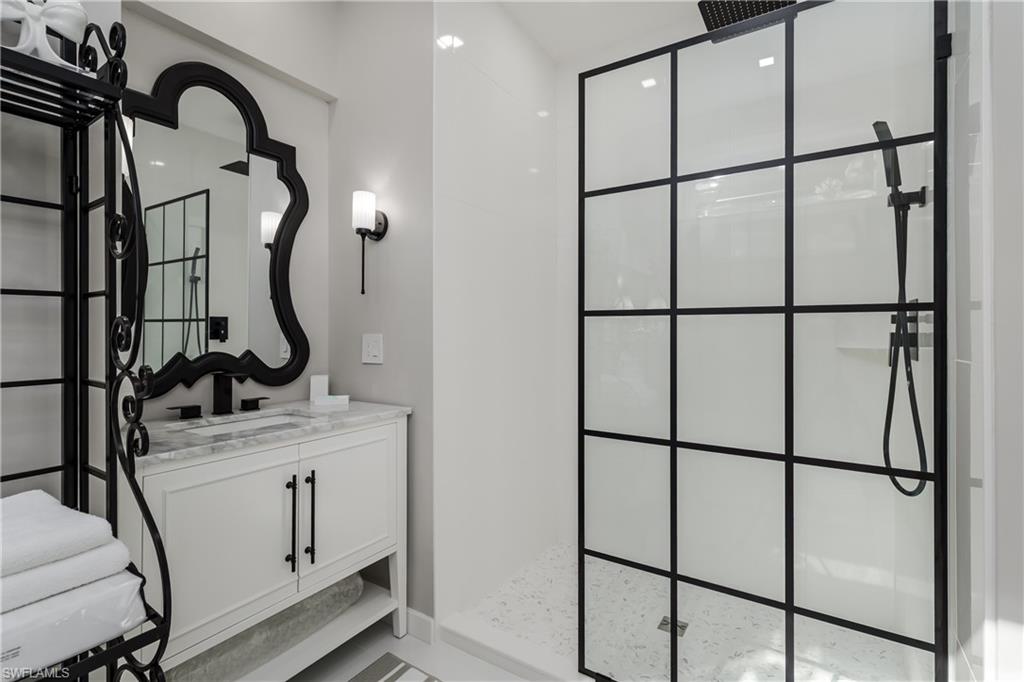 NAPLES MOTORCOACH RESORT - Land