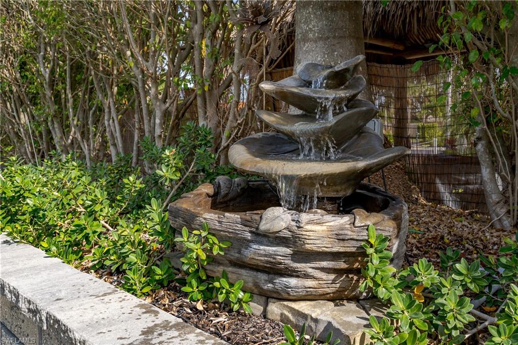 NAPLES MOTORCOACH RESORT - Land