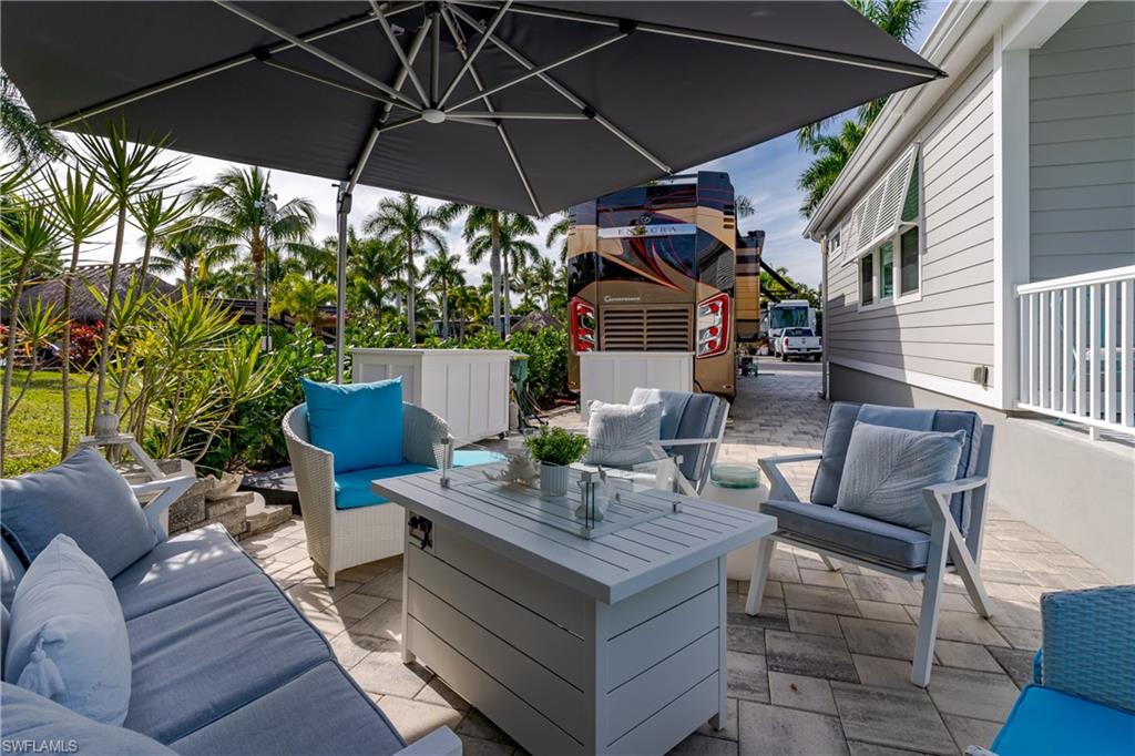 NAPLES MOTORCOACH RESORT - Land