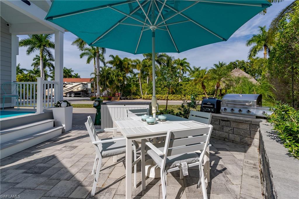 NAPLES MOTORCOACH RESORT - Land