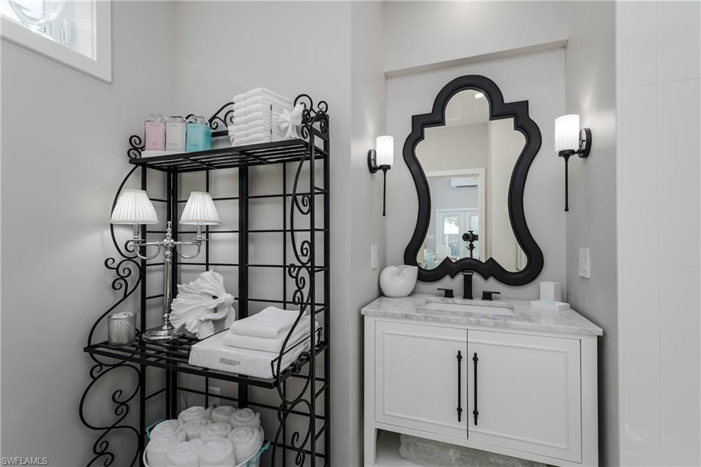 NAPLES MOTORCOACH RESORT - Land