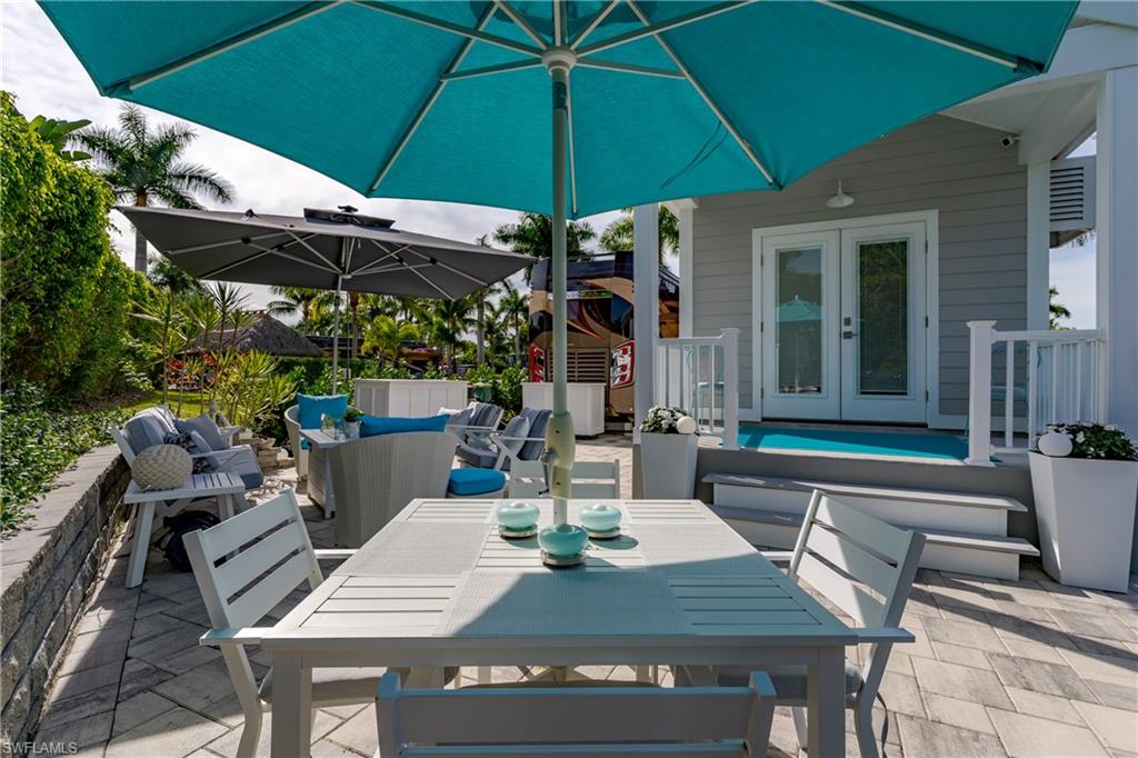 NAPLES MOTORCOACH RESORT - Land