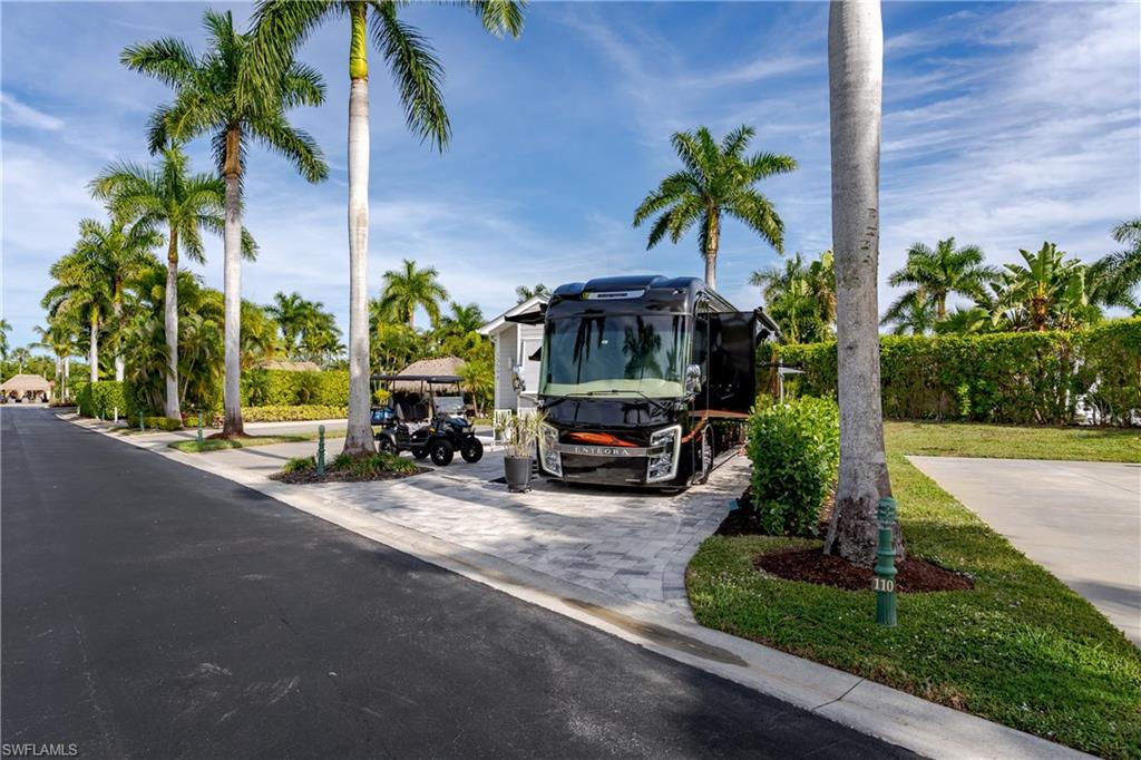 NAPLES MOTORCOACH RESORT - Land