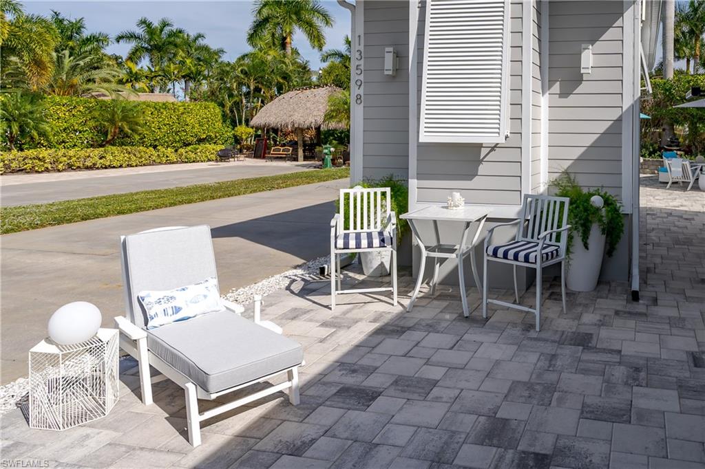 NAPLES MOTORCOACH RESORT - Land