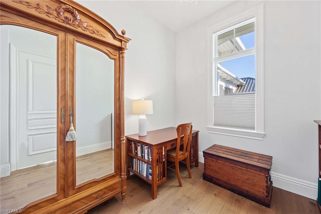 OLDE NAPLES - Residential