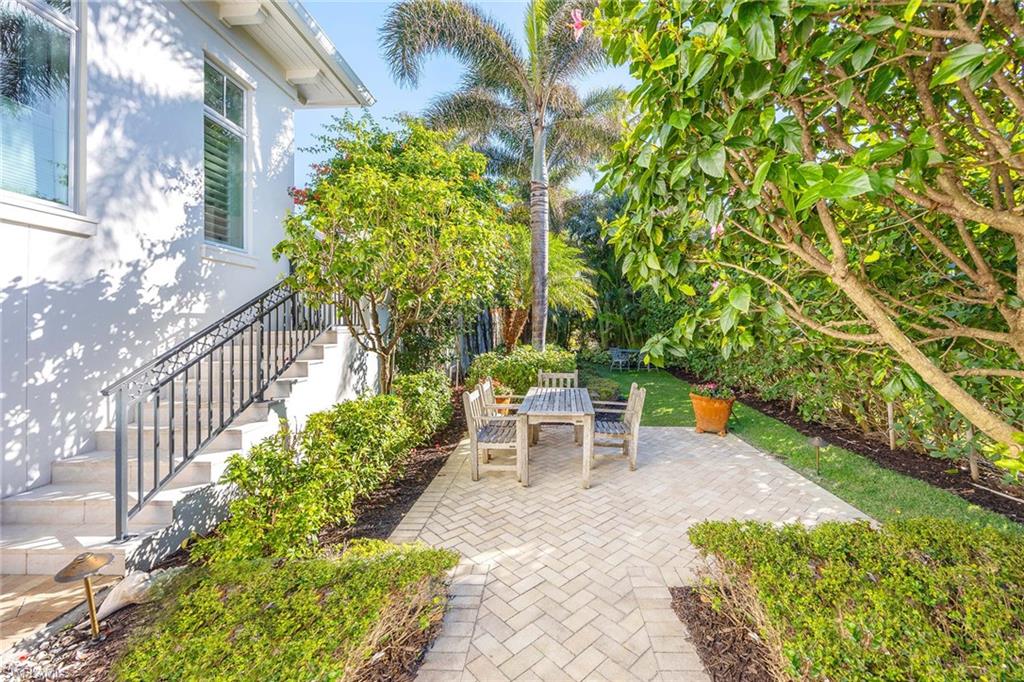 OLDE NAPLES - Residential