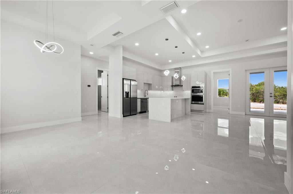 GOLDEN GATE ESTATES - Residential