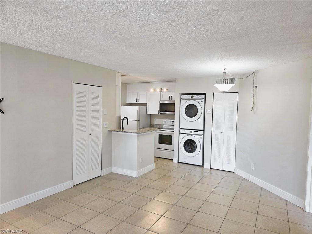 GRANADA LAKES - Residential