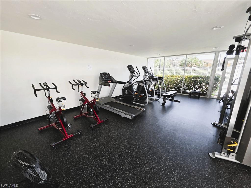 GRANADA LAKES - Residential