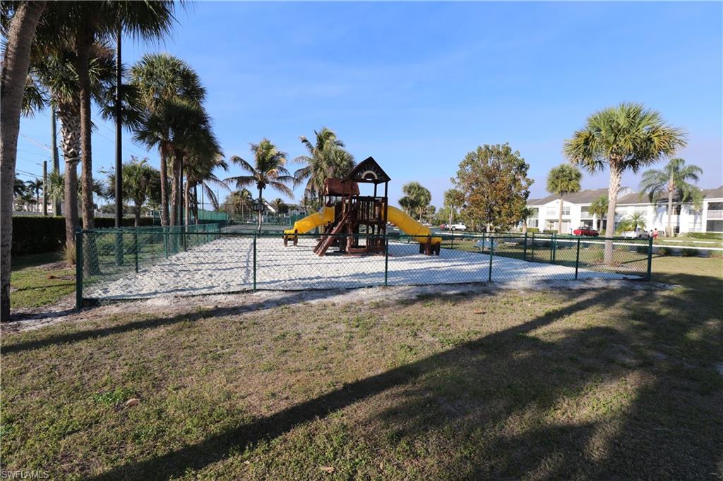 GRANADA LAKES - Residential