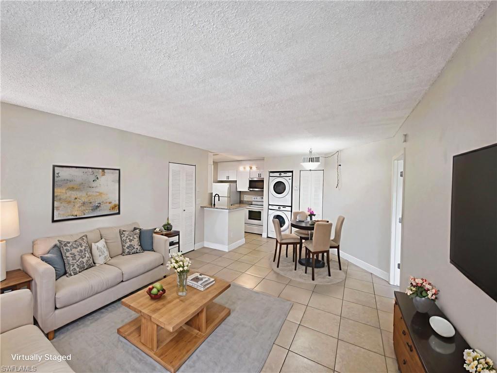 GRANADA LAKES - Residential