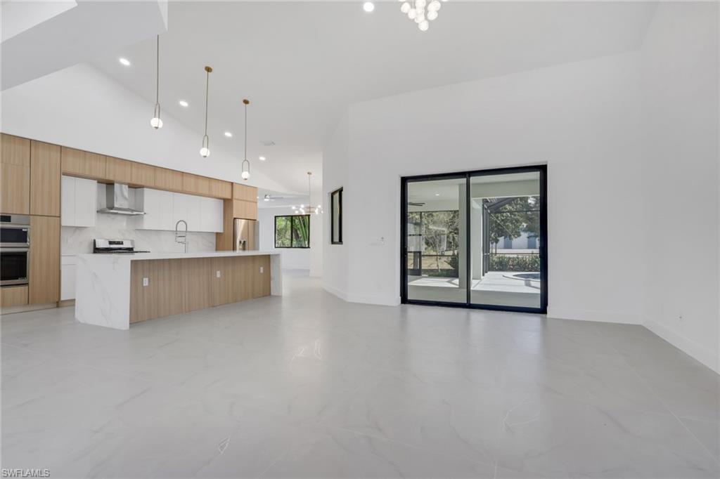 GOLDEN GATE ESTATES - Residential