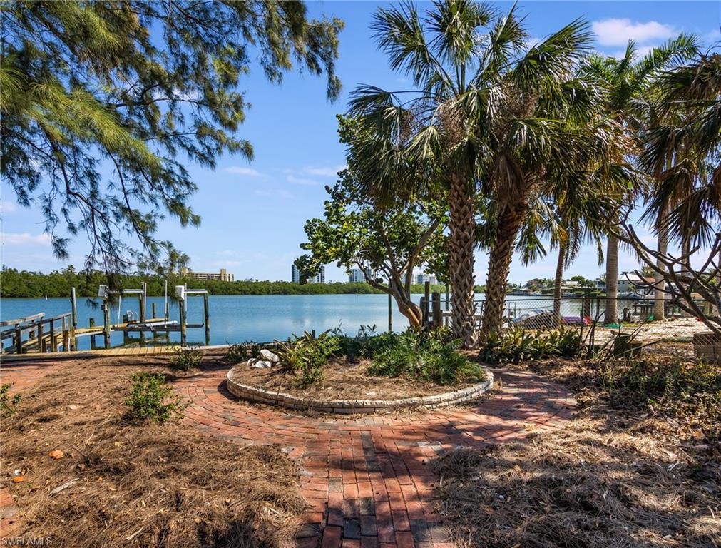 LAGUNA SHORES - Residential