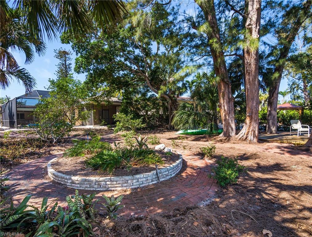 LAGUNA SHORES - Residential