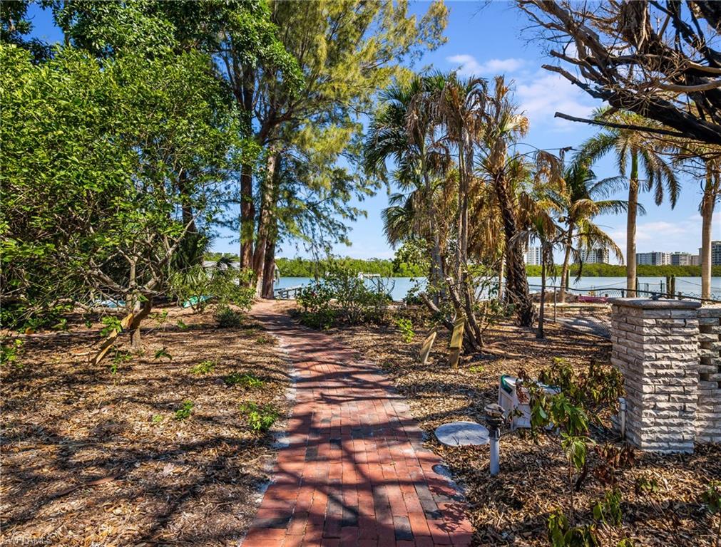 LAGUNA SHORES - Residential