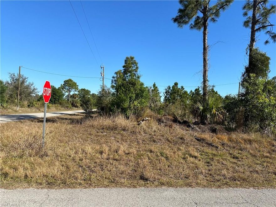 Acquire this .25 acre corner lot in the fastest growing area of lehigh acres in southwest Florida. This lot is surrounded by new constructions giving value to the neighborhood. But also, still quiet and pacific to enjoy your afternoon listening to the wind..