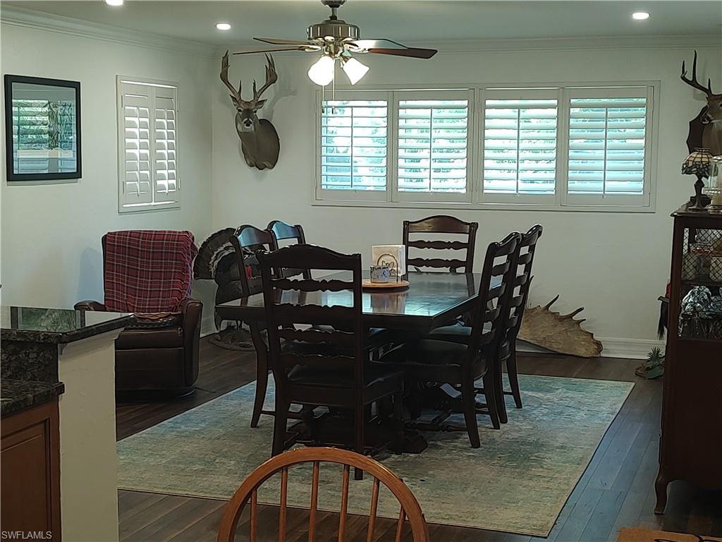 COLONIAL MANOR - Residential