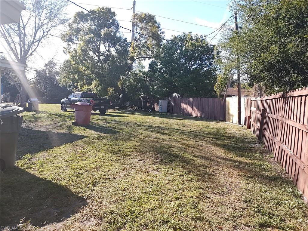 COLONIAL MANOR - Residential