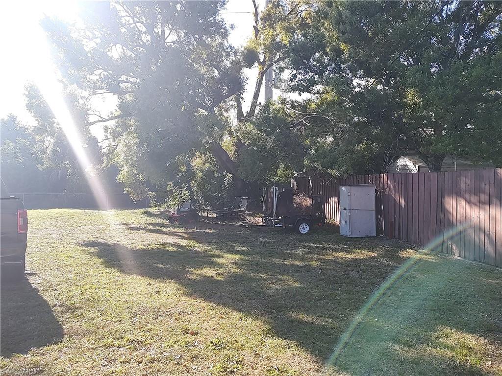 COLONIAL MANOR - Residential