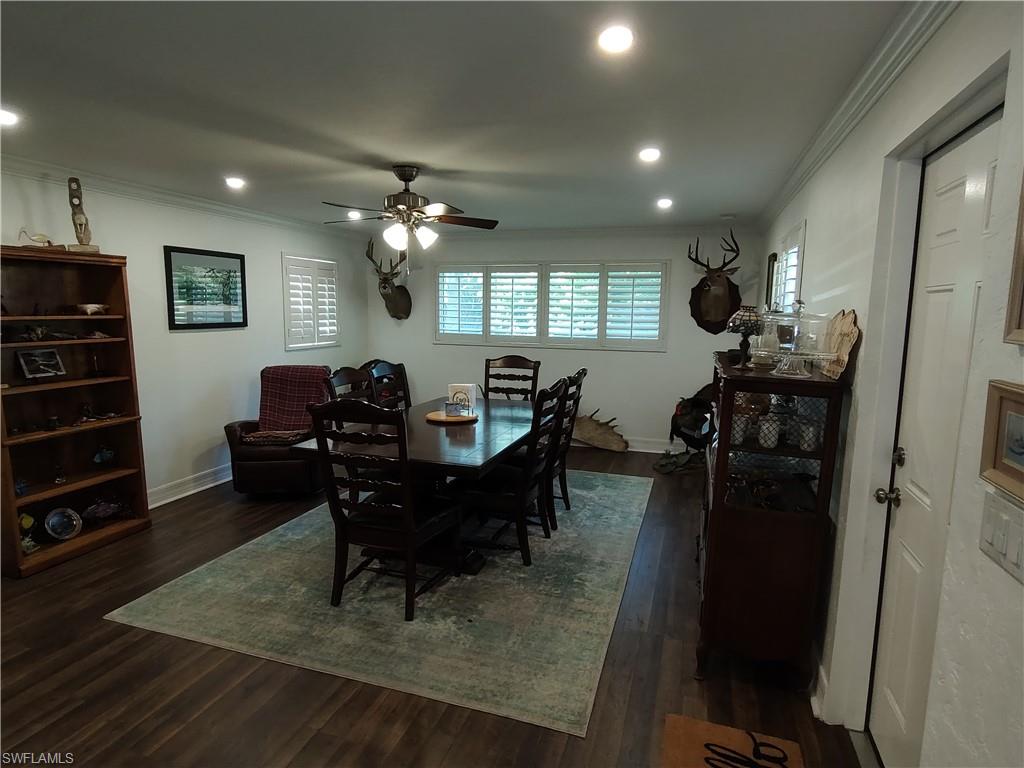 COLONIAL MANOR - Residential