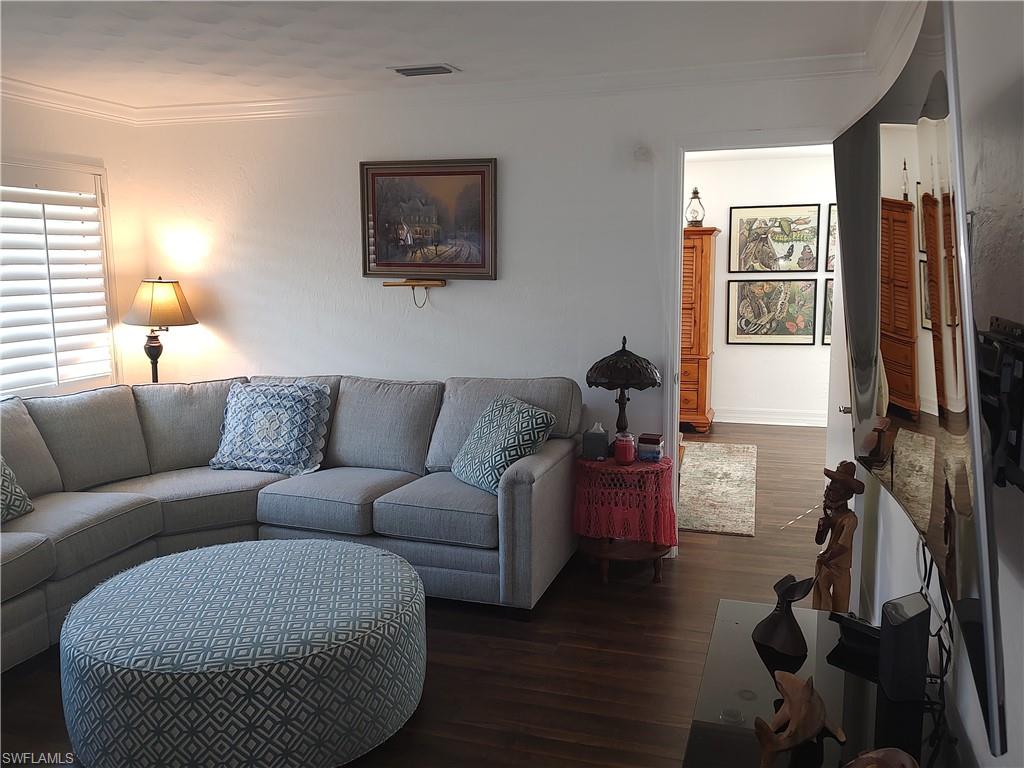 COLONIAL MANOR - Residential