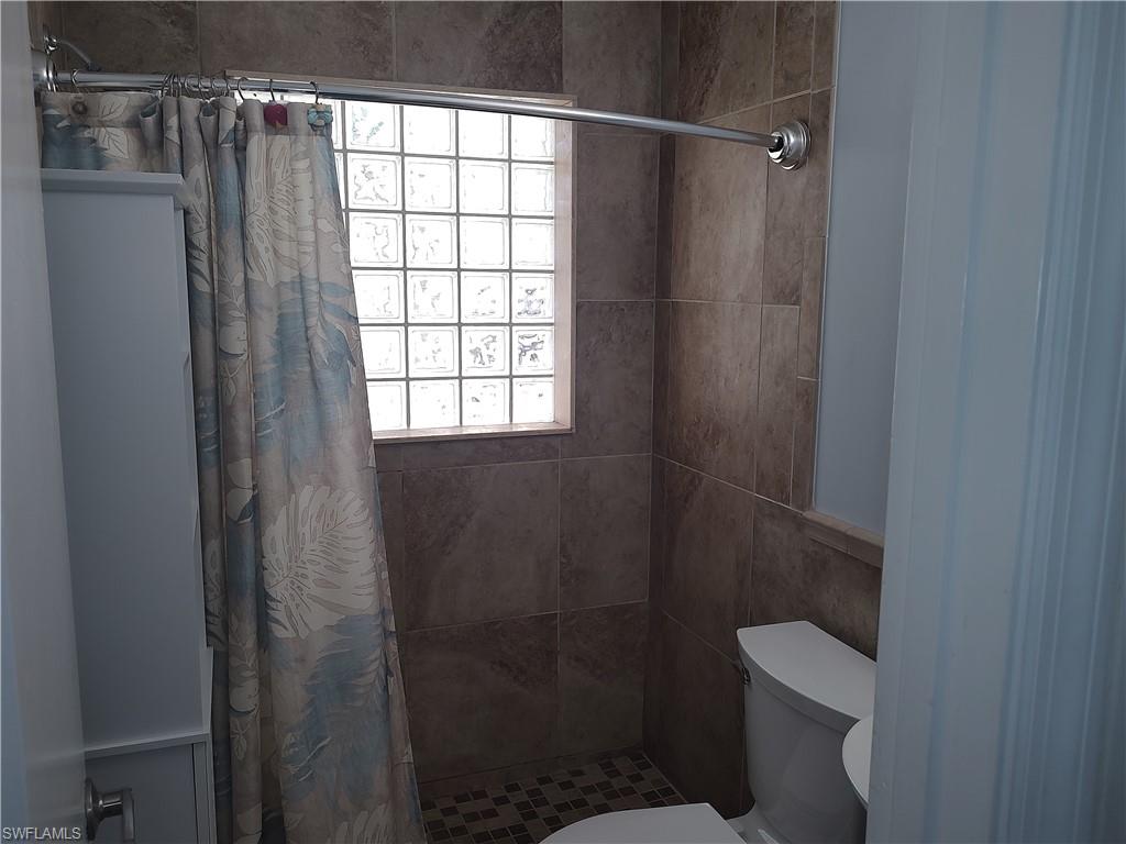 COLONIAL MANOR - Residential