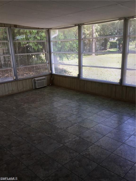 RIVIERA COLONY - Residential