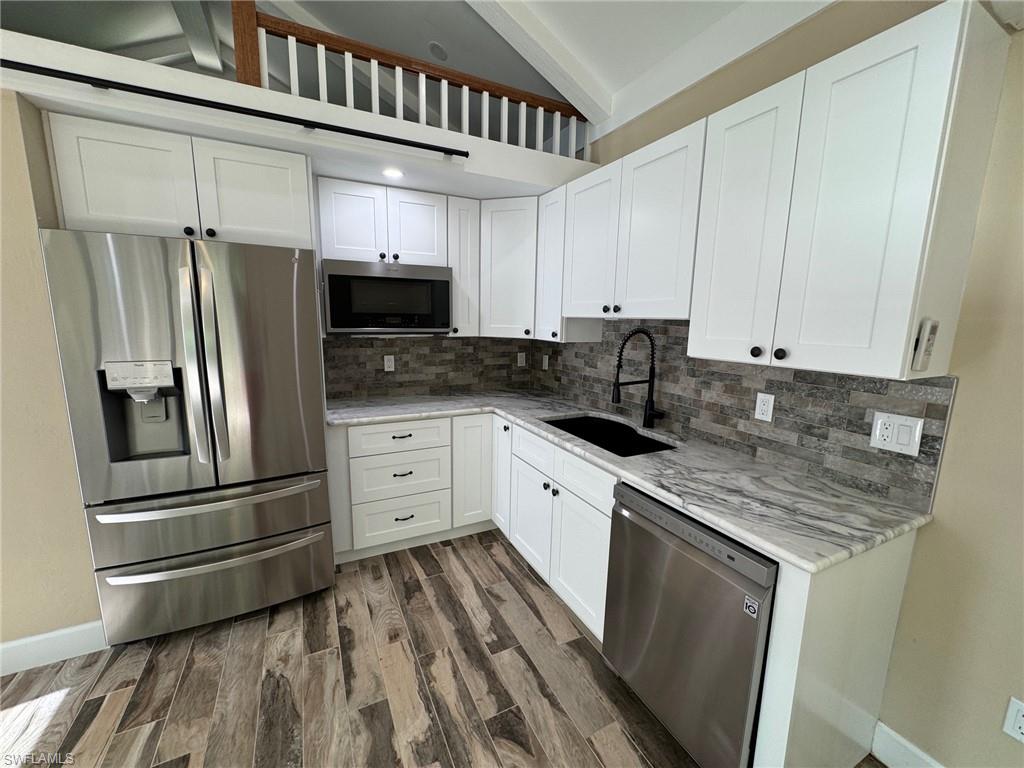 RIVERBEND MOTORCOACH RESORT - Land