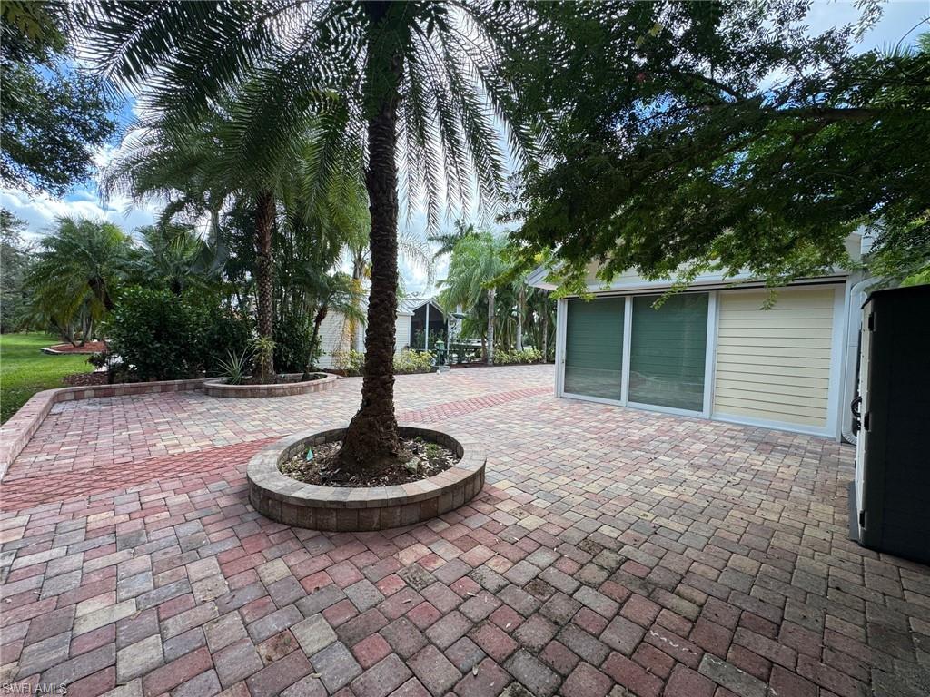 RIVERBEND MOTORCOACH RESORT - Land